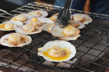 Fistolar tereyağı ızgara ve peynir lezzetlidir