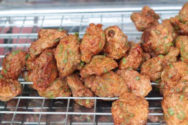 Fistolar tereyağı ızgara ve peynir lezzetlidir