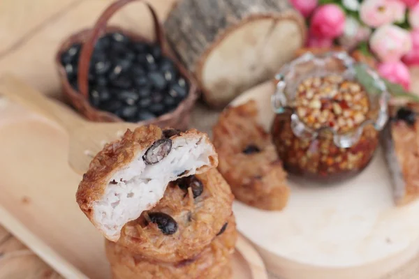 El postre de Taro con la salsa dulce a los frijoles . — Foto de Stock