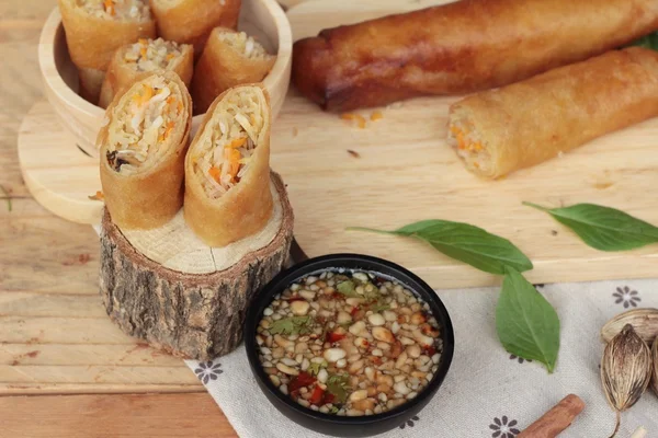 튀긴 춘권 전채 음식에 대 한 전통적인 — 스톡 사진