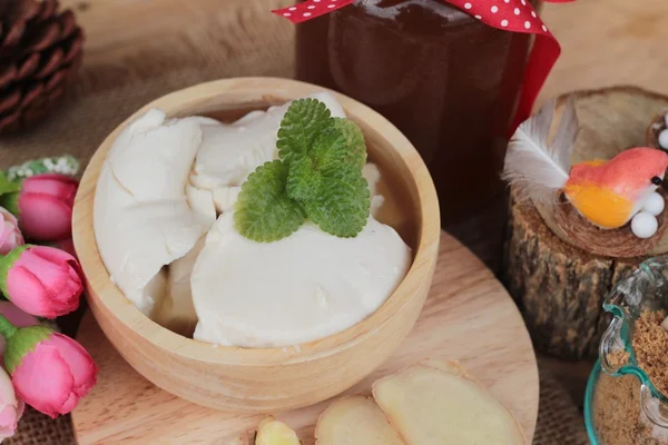 Ingefära te och tofu dessert kinesisk mat. — Stockfoto