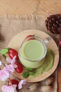 Matcha yeşil çay ve yeşil çay tozu