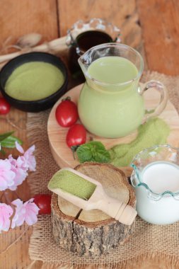 Matcha yeşil çay ve yeşil çay tozu