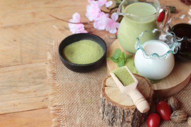 Matcha yeşil çay ve yeşil çay tozu