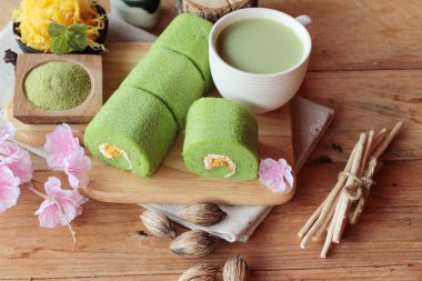 Yeşil çay pasta rulo ve matcha yeşil çay