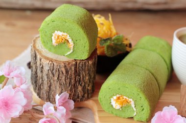 Yeşil çay pasta rulo ve matcha yeşil çay