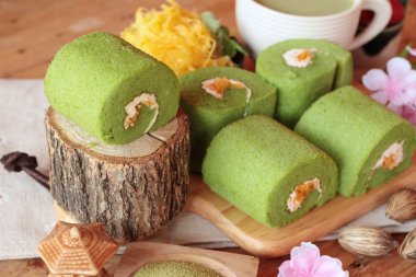 Yeşil çay pasta rulo ve matcha yeşil çay