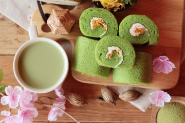 Yeşil çay pasta rulo ve matcha yeşil çay