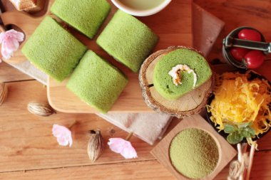 Yeşil çay pasta rulo ve matcha yeşil çay