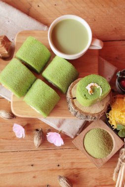 Yeşil çay pasta rulo ve matcha yeşil çay
