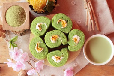 Yeşil çay pasta rulo ve matcha yeşil çay