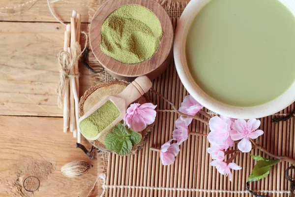 Japoński matcha zielonej herbaty i zielona herbata w proszku — Zdjęcie stockowe