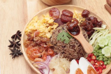 Karidesli pilav kızarmış hamur Tayland gıda