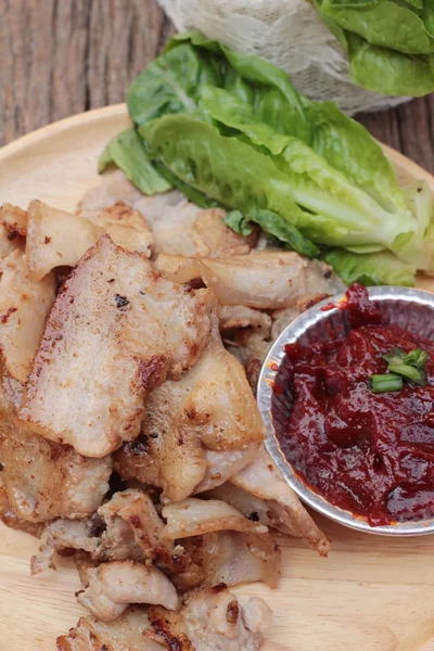 Comida coreana barriga de porco grelhada é deliciosa — Fotografia de Stock
