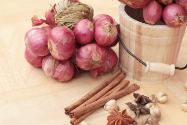 soğancık - Asya kırmızı soğan yemek