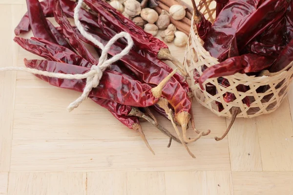 Sušené chilli pro vaření na pozadí. — Stock fotografie