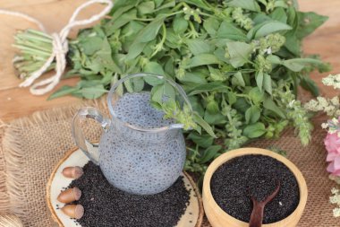 Fesleğen tohumu fiber içecek ve ham tohum için.