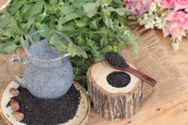 Fesleğen tohumu fiber içecek ve ham tohum için.