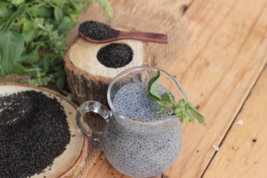 Fesleğen tohumu fiber içecek ve ham tohum için.