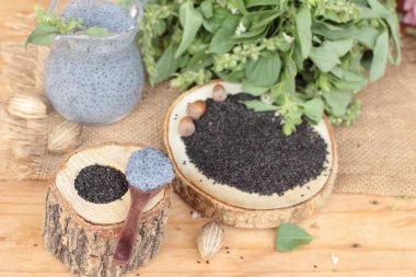 Fesleğen tohumu fiber içecek ve ham tohum için.