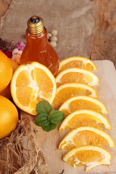 Orange frukt med skivor och juice läckra. — Stockfoto