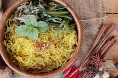 Mantarlı tavuk çorbası lezzetlidir