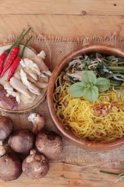 Mantarlı tavuk çorbası lezzetlidir