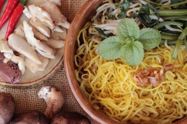 Mantarlı tavuk çorbası lezzetlidir