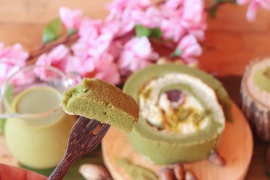 Yeşil çay pasta rulo ve matcha yeşil çay