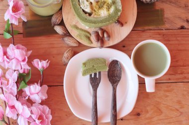 Yeşil çay pasta rulo ve matcha yeşil çay