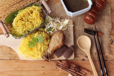 Sebze ve çorba lezzetli tavuk şehriye