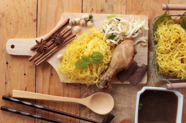 Sebze ve çorba lezzetli tavuk şehriye