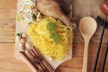 Sebze ve çorba lezzetli tavuk şehriye