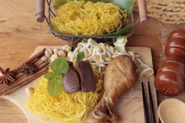 Sebze ve çorba lezzetli tavuk şehriye