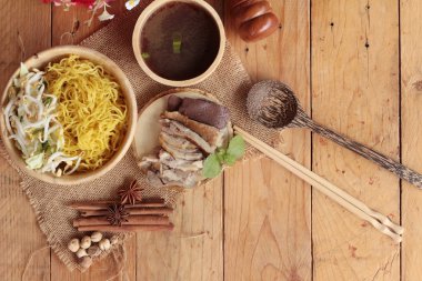 Duck Erişte ile sebze ve çorba lezzetli