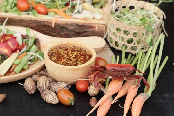 Salat würzig junge Sonnenblumen Sämling ist köstlich — Stockfoto