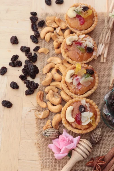 Mini almendras, tarta de frutas es delicioso — Foto de Stock