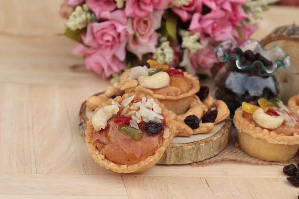 Mini mandlové ořechy, ovocný koláč je vynikající — Stock fotografie