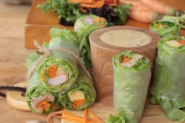 Salad roll vegetables with salad dressing delicious. — Stock Photo, Image
