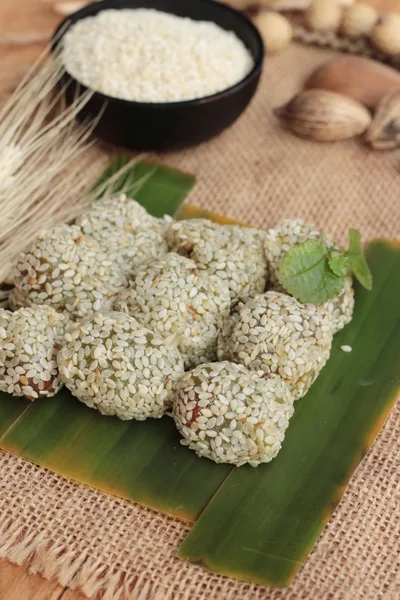 Desserts sesame and sesame seeds is delicious — Stock Photo, Image