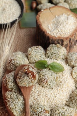 Tatlılar susam ve susam lezzetli