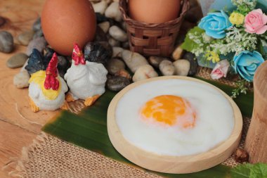 Onsen yumurta veya rafadan yumurta lezzetlidir