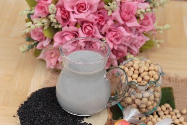 Soya Fasulye sütü karıştırın siyah susam lezzetli