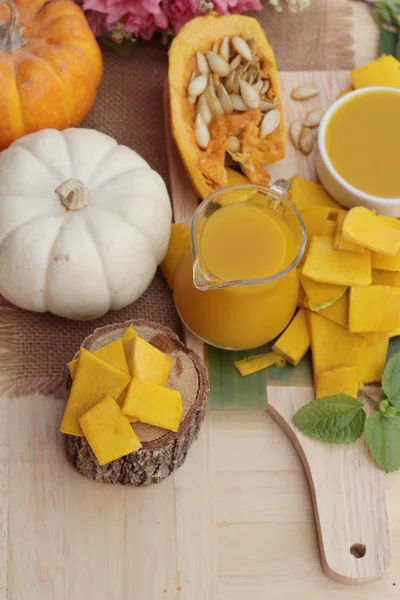 Pumpkin juice tasty and  fresh pumpkin sliced. — Stock Photo, Image