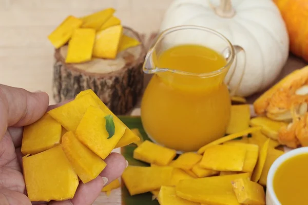 Pumpkin juice tasty and  fresh pumpkin sliced. — Stock Photo, Image