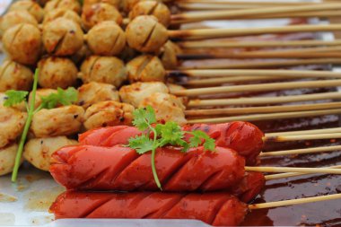 Satılık geniş bir et topu.