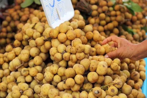 Longkong mûr sur le marché — Photo