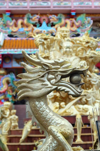 Dragons dans le temple . — Photo