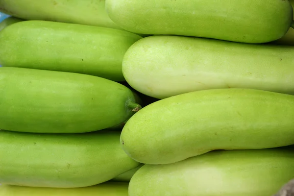 Escotilla verde en el mercado . —  Fotos de Stock