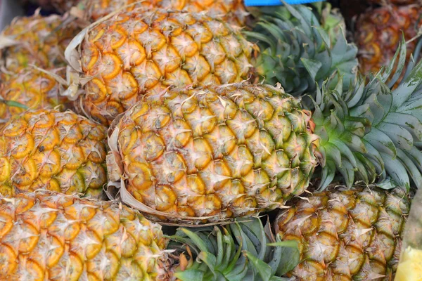 Fresh pineapple in the market — Stock Photo, Image